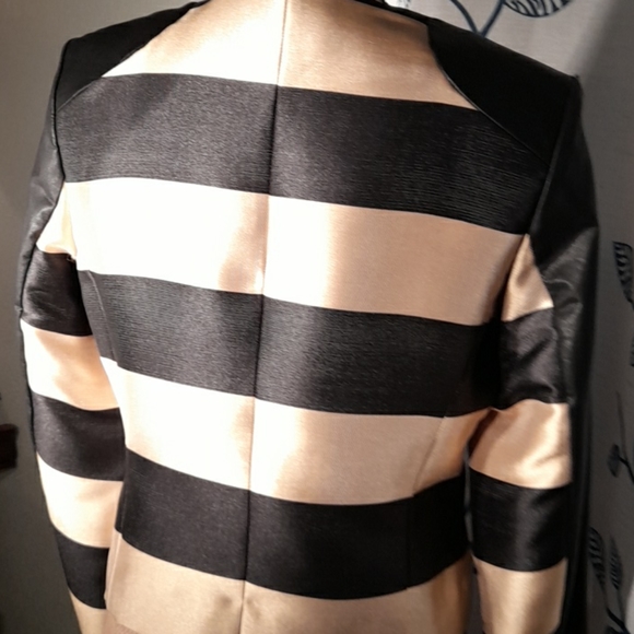 Zip Up Blazer - Picture 3 of 8